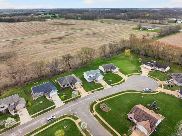 221 Ballenshire Lane, Kendallville, IN 46755