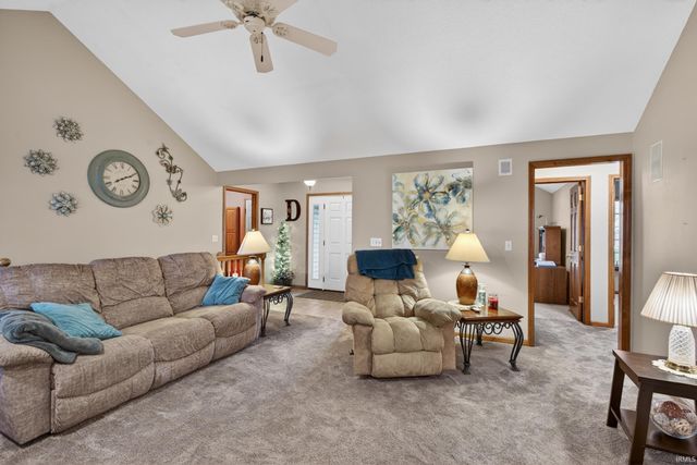 221 Ballenshire Lane, Kendallville, IN 46755
