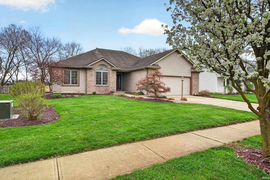 221 Ballenshire Lane, Kendallville, IN 46755