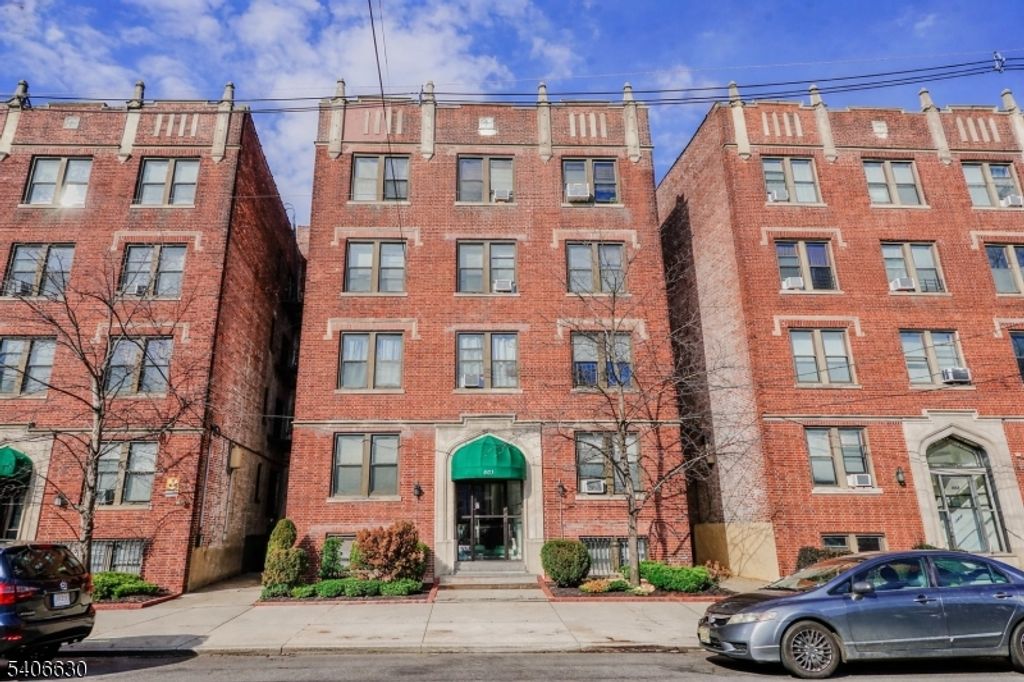 803 Avenue A, Bayonne City, NJ 07002