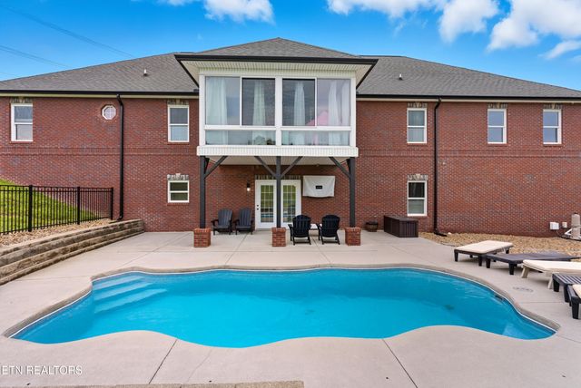 8261 Greenwell Rd, Knoxville, TN 37938