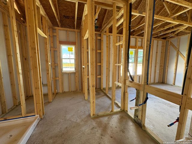 11011 Bop Ln, Adkins, TX 78101