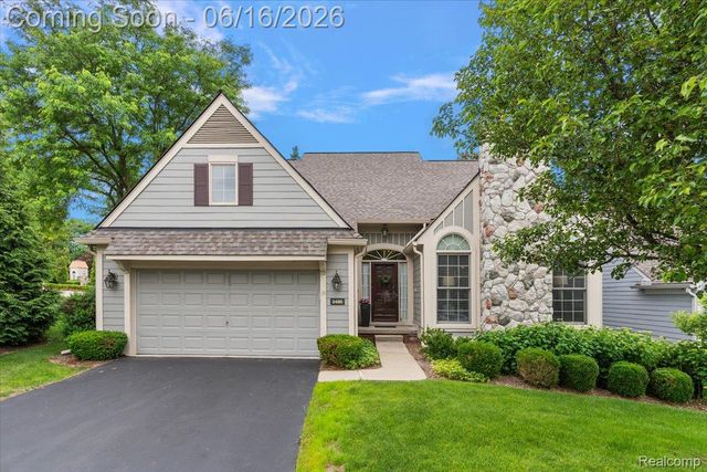 2486 Thistle Pointe, Bloomfield Hills, MI 48304
