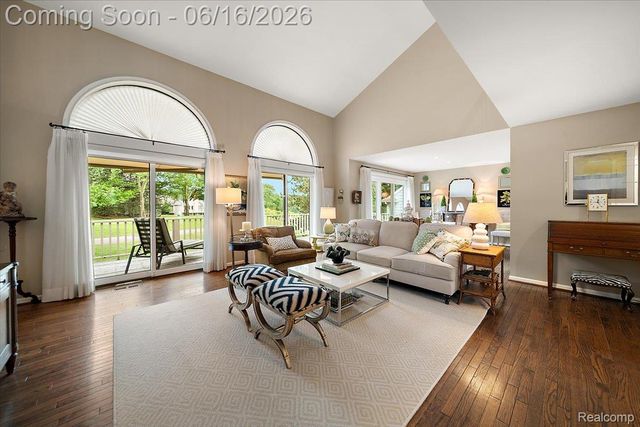 2486 Thistle Pointe, Bloomfield Hills, MI 48304