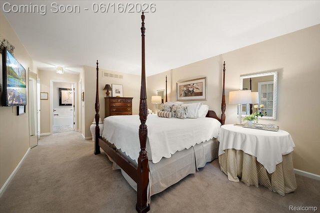 2486 Thistle Pointe, Bloomfield Hills, MI 48304