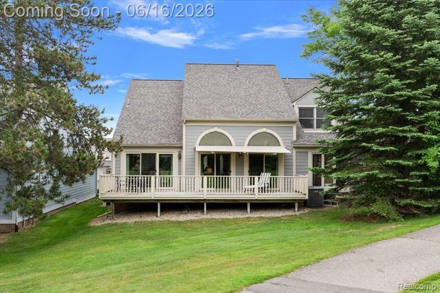 2486 Thistle Pointe, Bloomfield Hills, MI 48304