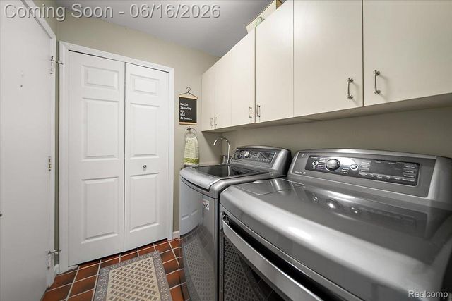 2486 Thistle Pointe, Bloomfield Hills, MI 48304