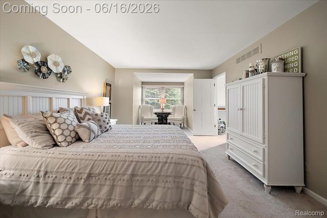 2486 Thistle Pointe, Bloomfield Hills, MI 48304