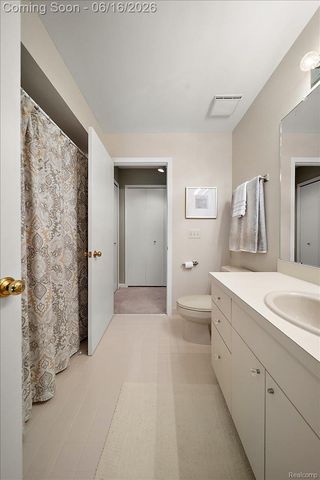 2486 Thistle Pointe, Bloomfield Hills, MI 48304