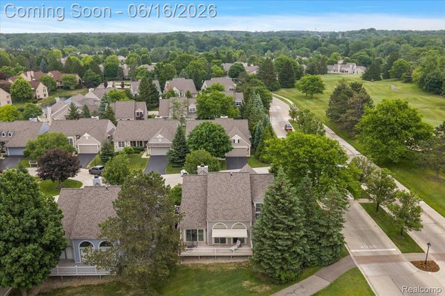 2486 Thistle Pointe, Bloomfield Hills, MI 48304