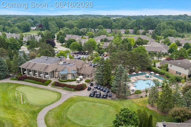 2486 Thistle Pointe, Bloomfield Hills, MI 48304