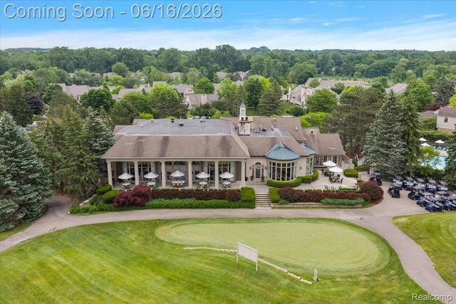 2486 Thistle Pointe, Bloomfield Hills, MI 48304