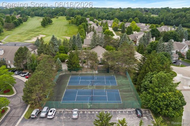 2486 Thistle Pointe, Bloomfield Hills, MI 48304