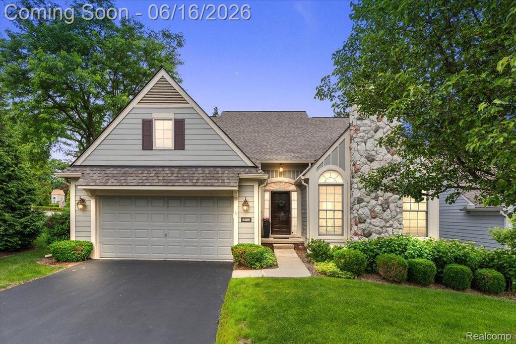 2486 Thistle Pointe, Bloomfield Hills, MI 48304