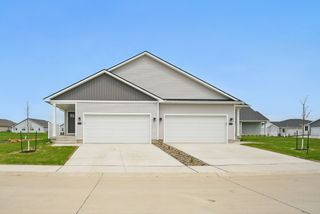 1525 Foxtail Drive SE, Altoona, IA 50009