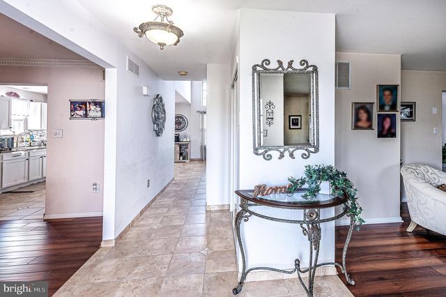 11 CIDER PRESS LN, Sewell, NJ 08080