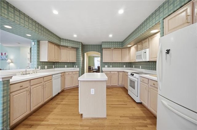 2736 Springhaven DR, Virginia Beach, VA 23456