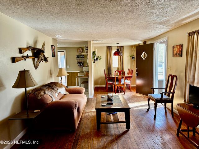 130 ADRIAN Avenue, Interlachen, FL 32148