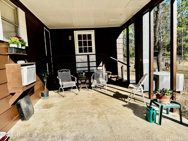 130 ADRIAN Avenue, Interlachen, FL 32148