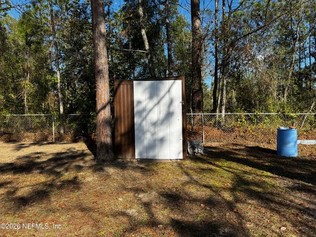 130 ADRIAN Avenue, Interlachen, FL 32148