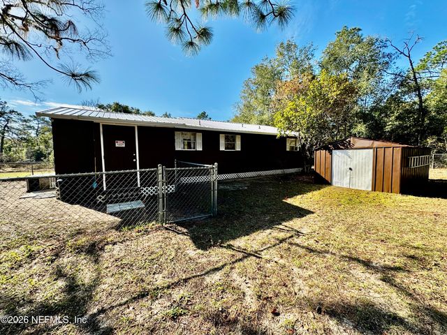 130 ADRIAN Avenue, Interlachen, FL 32148