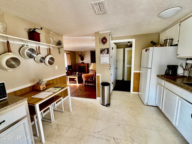 130 ADRIAN Avenue, Interlachen, FL 32148