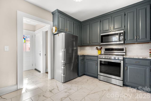 530 7th Street NW, Hickory, NC 28601