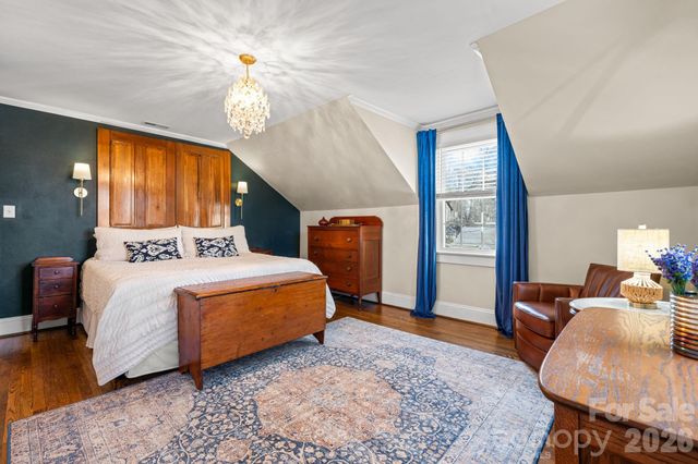 530 7th Street NW, Hickory, NC 28601