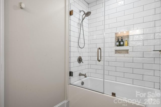 530 7th Street NW, Hickory, NC 28601