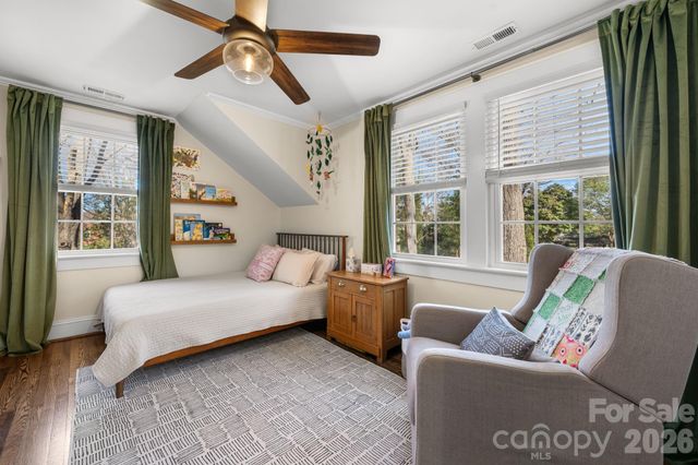 530 7th Street NW, Hickory, NC 28601