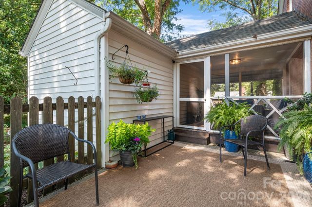 530 7th Street NW, Hickory, NC 28601