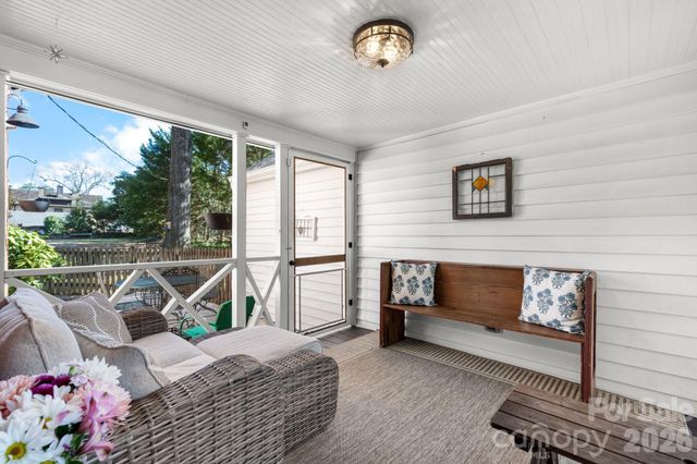 530 7th Street NW, Hickory, NC 28601