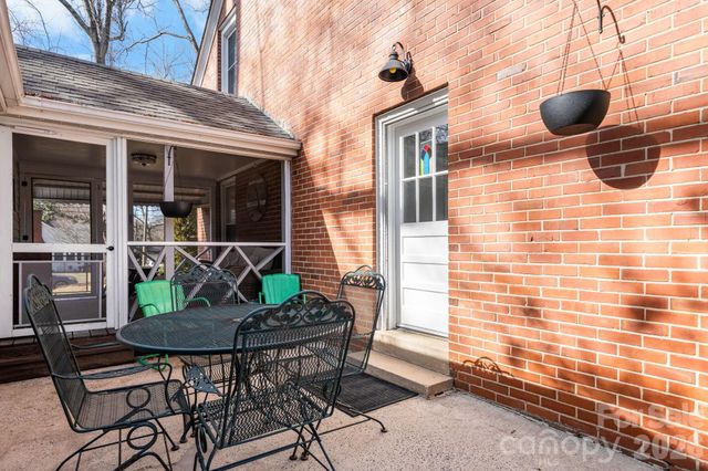 530 7th Street NW, Hickory, NC 28601