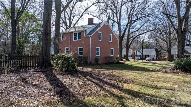 530 7th Street NW, Hickory, NC 28601