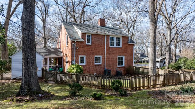 530 7th Street NW, Hickory, NC 28601