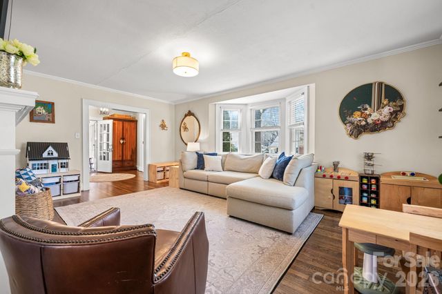 530 7th Street NW, Hickory, NC 28601