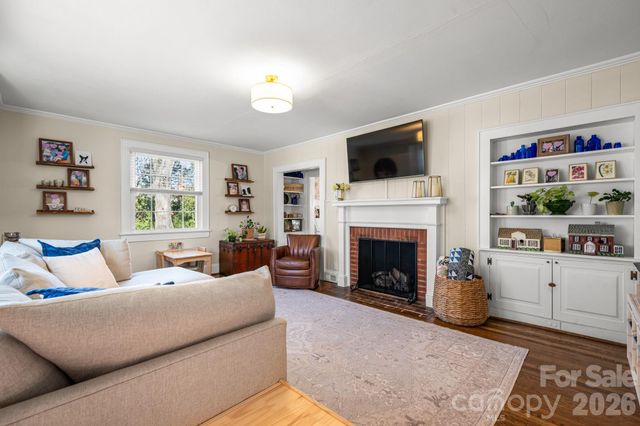 530 7th Street NW, Hickory, NC 28601