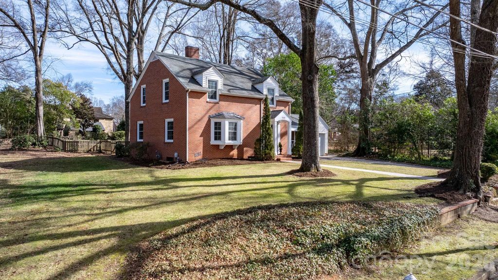 530 7th Street NW, Hickory, NC 28601