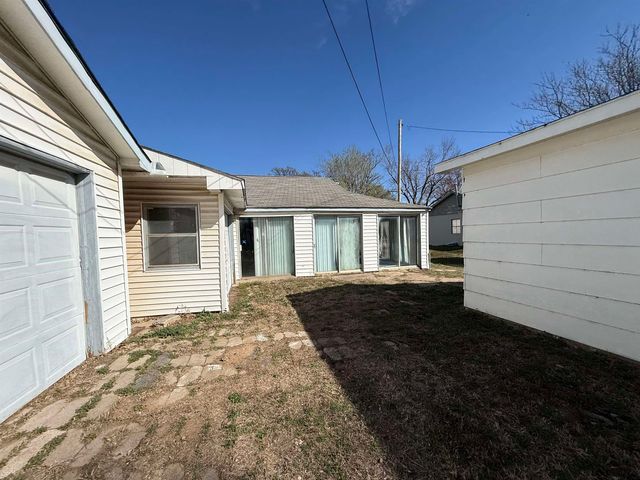 443 N Doris, Wichita, KS 67212
