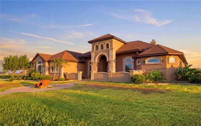 8401 Lago Vista Dr, Corpus Christi, TX 78414