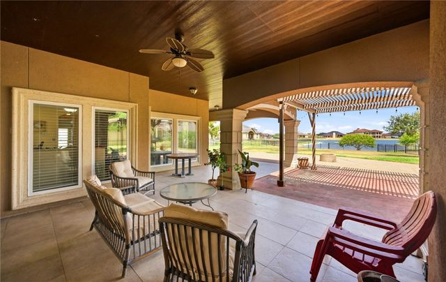 8401 Lago Vista Dr, Corpus Christi, TX 78414