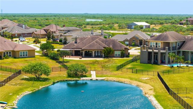 8401 Lago Vista Dr, Corpus Christi, TX 78414