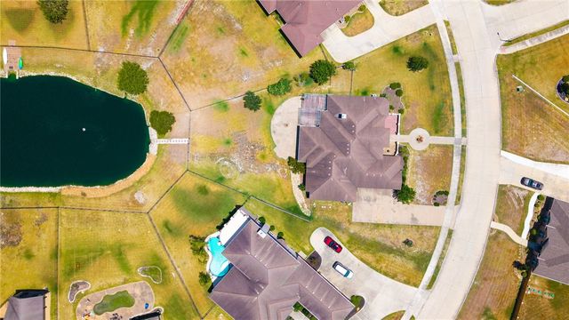 8401 Lago Vista Dr, Corpus Christi, TX 78414
