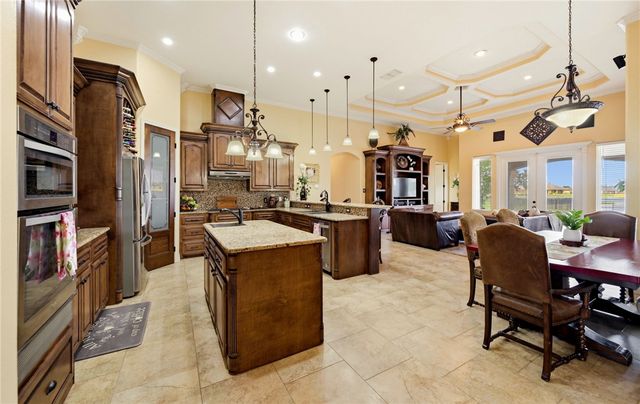 8401 Lago Vista Dr, Corpus Christi, TX 78414