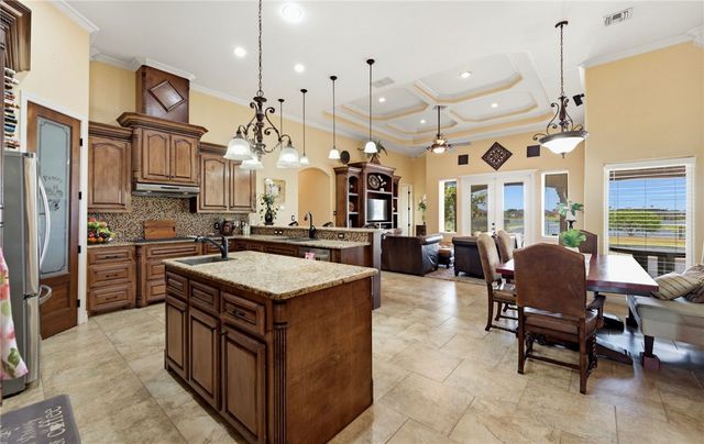 8401 Lago Vista Dr, Corpus Christi, TX 78414