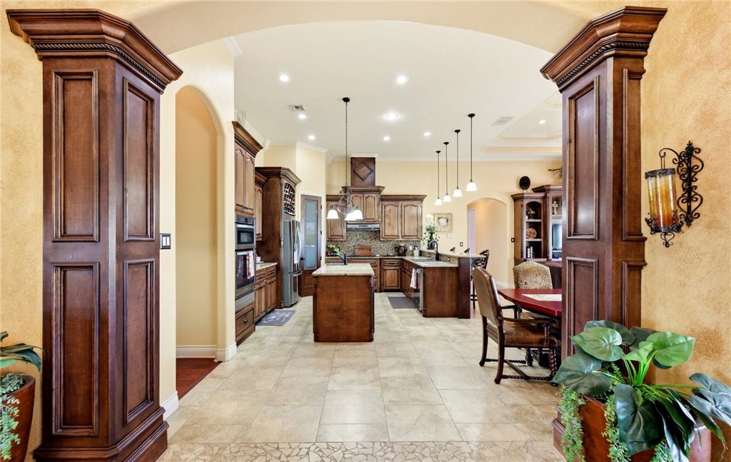 8401 Lago Vista Dr, Corpus Christi, TX 78414 — photo 5