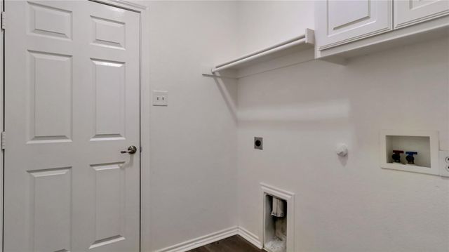 1106 Eastbrook Drive, Glenn Heights, TX 75154