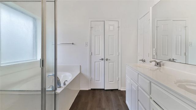 1106 Eastbrook Drive, Glenn Heights, TX 75154