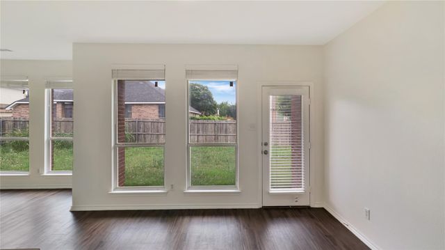 1106 Eastbrook Drive, Glenn Heights, TX 75154