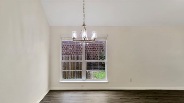 1106 Eastbrook Drive, Glenn Heights, TX 75154